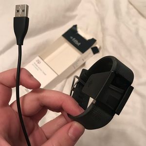 BLACK FITBIT CHARGE 2
